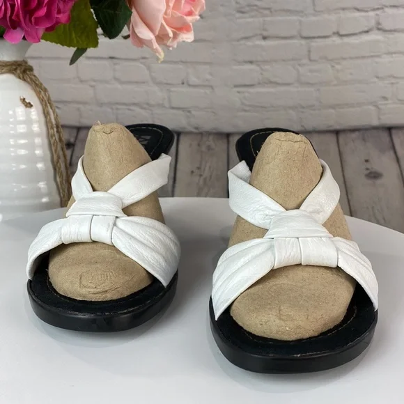 A2 by AEROSOLES White & Black Leather Slip On Comfy Heels - Picture 3 of 17